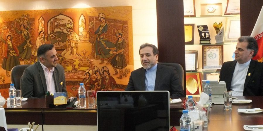 دکتر عراقچی،معاون وزیر خارجه در بازدید از گروه زعفران سحرخیز:وظیفه سفرا هموار کردن راه بازرگانان کشور است  + گزارش تصویری