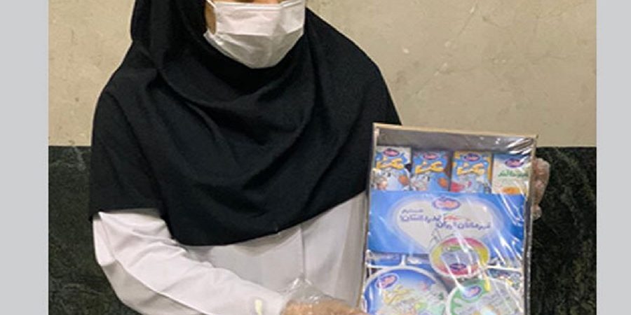 با هدف قدردانی از پزشکان و پرستاران انجام شد؛توزیع بسته هدیه شیر وفرآورده‌های لبنی میهن در بیمارستان‌های تهران
